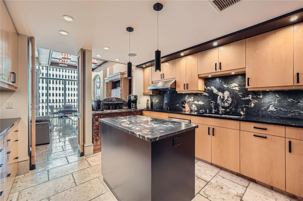 147 15th St #16C Atlanta, GA 30309