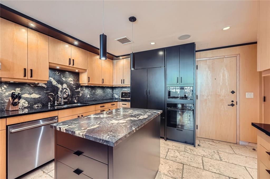 147 15th St #16C Atlanta, GA 30309