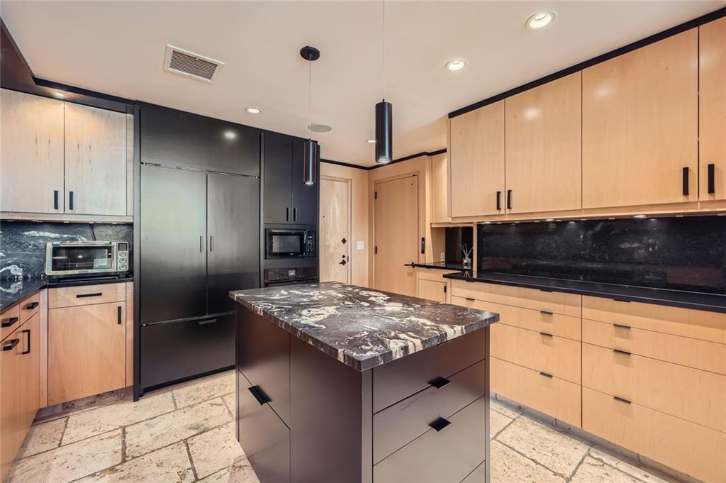 147 15th St #16C Atlanta, GA 30309