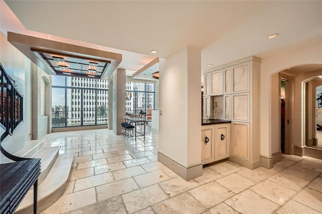 147 15th St #16C Atlanta, GA 30309