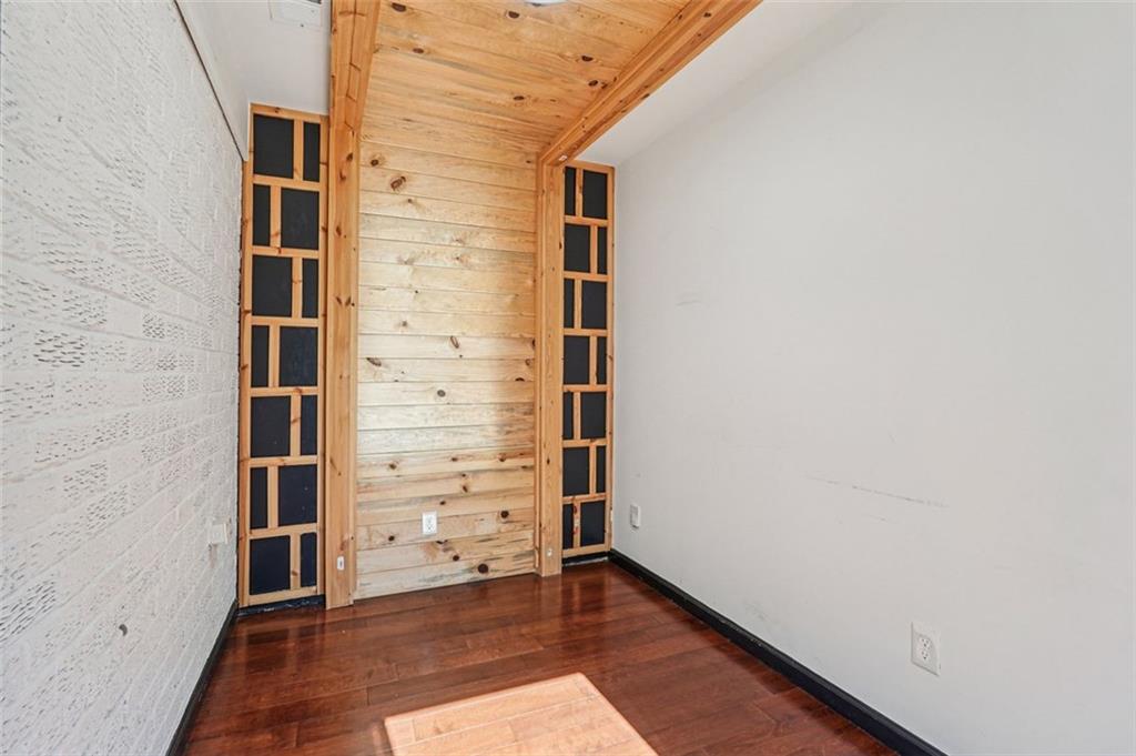 1689 DERRY Ave Atlanta, GA 30310