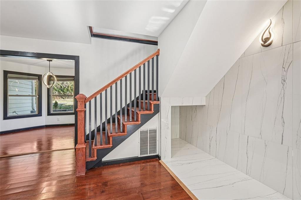 1689 DERRY Ave Atlanta, GA 30310