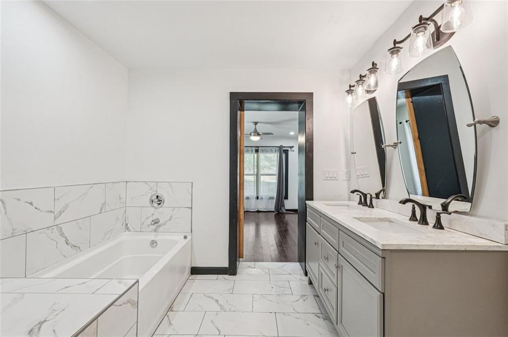 1689 DERRY Ave Atlanta, GA 30310