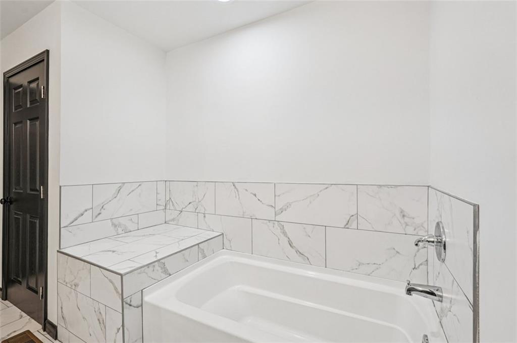 1689 DERRY Ave Atlanta, GA 30310