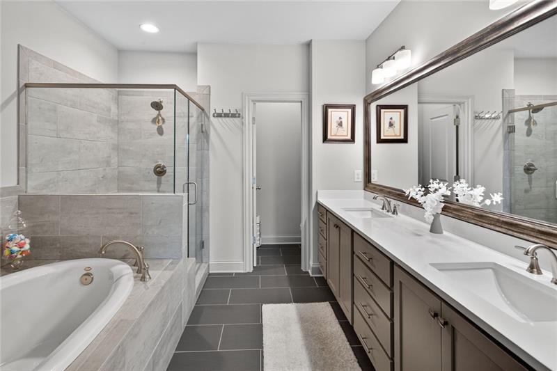 1956 Skyfall Cir Atlanta, GA 30319