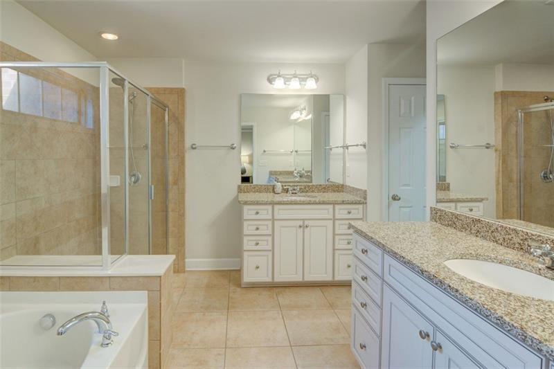 1660 Woodbridge Ln Atlanta, GA 30329