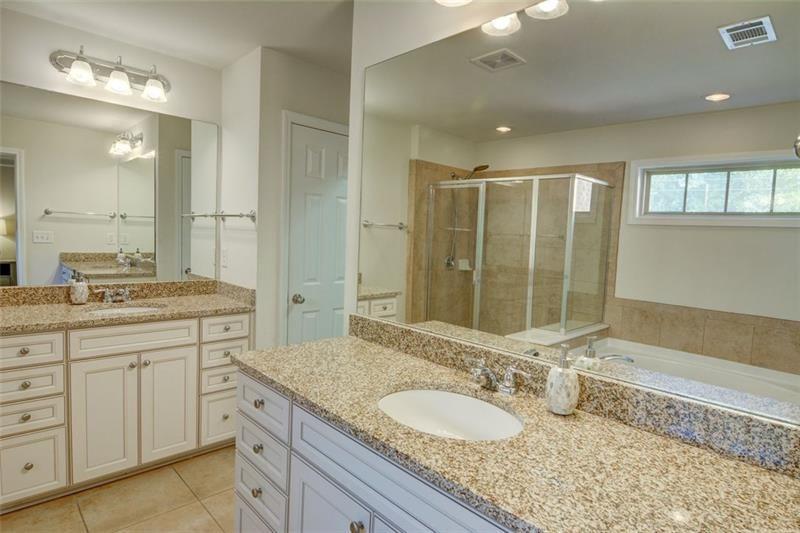 1660 Woodbridge Ln Atlanta, GA 30329