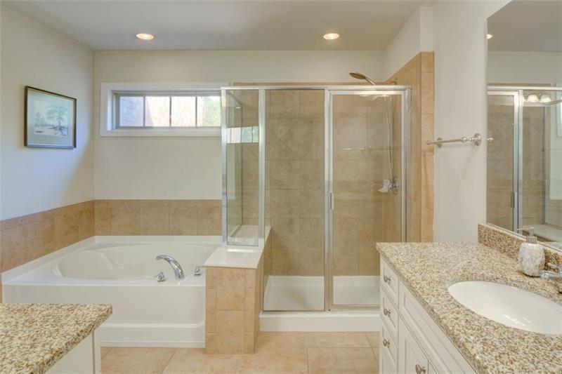 1660 Woodbridge Ln Atlanta, GA 30329