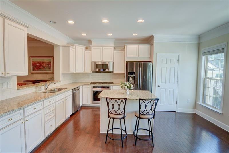 1660 Woodbridge Ln Atlanta, GA 30329