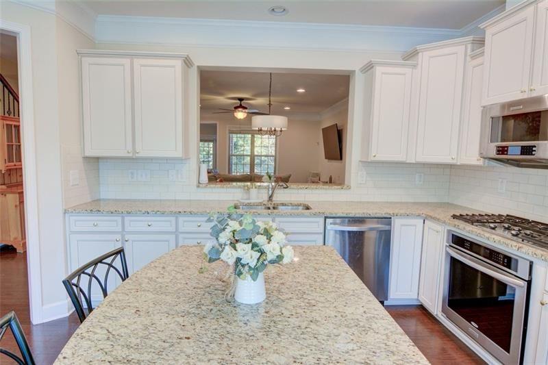 1660 Woodbridge Ln Atlanta, GA 30329