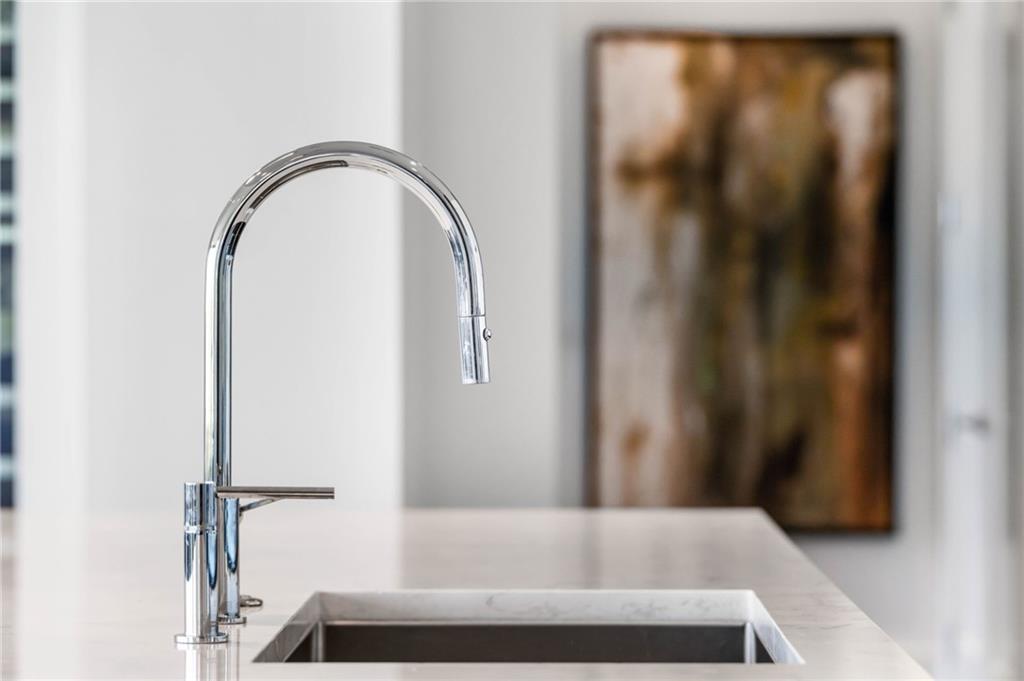 3107 Peachtree Rd #1402 Atlanta, GA 30305