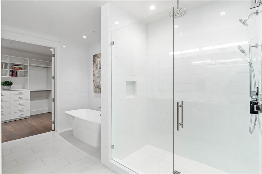 3107 Peachtree Rd #1402 Atlanta, GA 30305