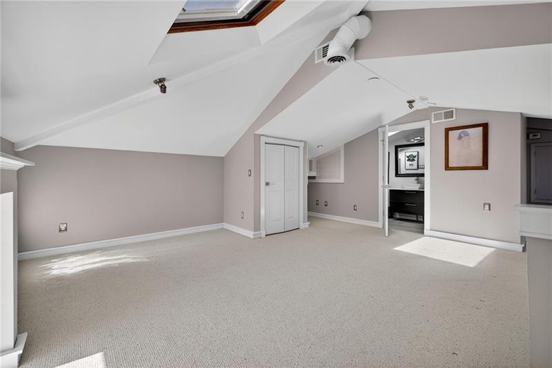 1216 E Rock Spgs Rd Atlanta, GA 30306