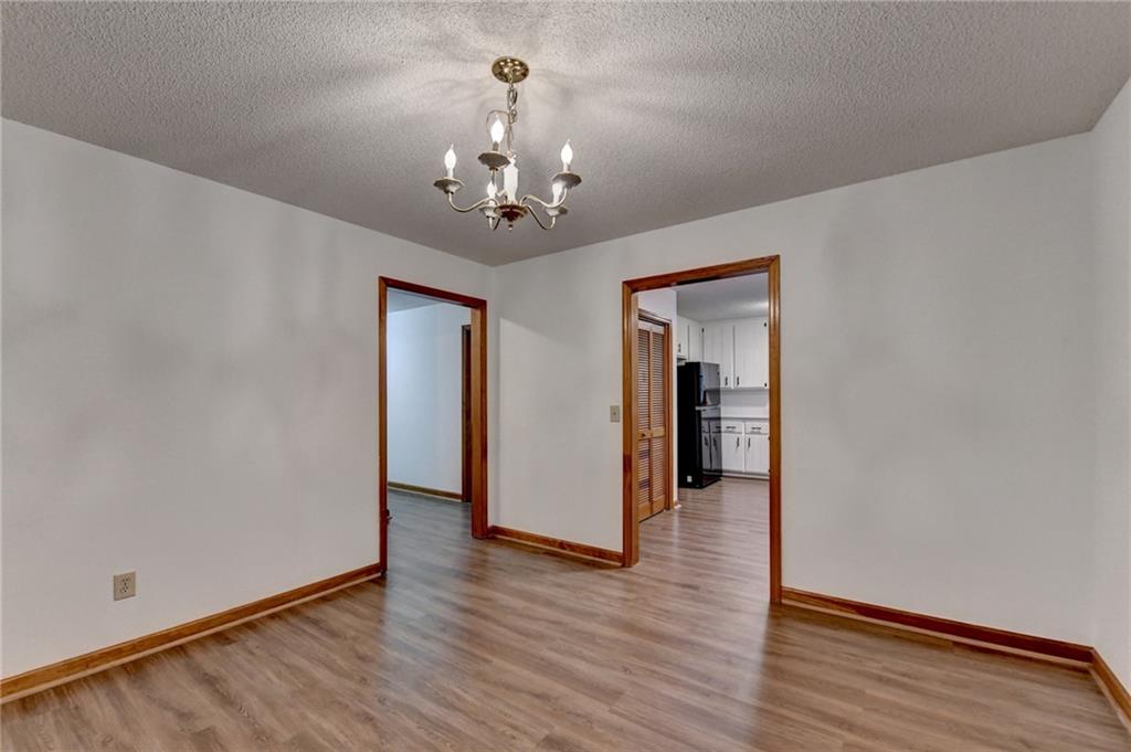 214 Vly Brk Dr Woodstock, GA 30188