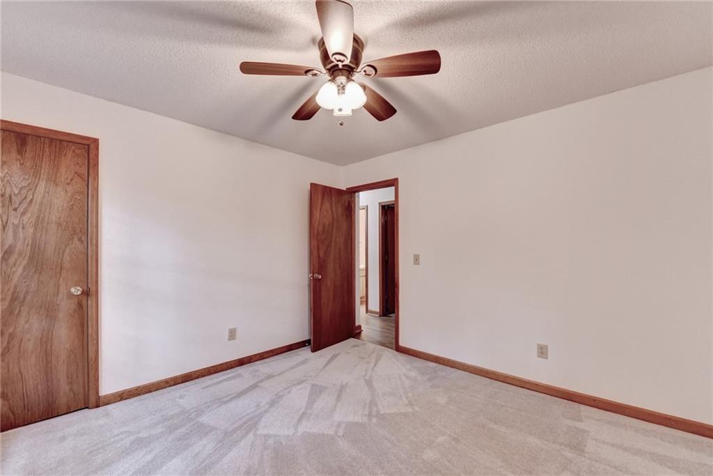 214 Vly Brk Dr Woodstock, GA 30188