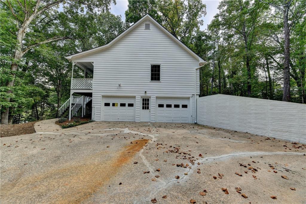 214 Vly Brk Dr Woodstock, GA 30188