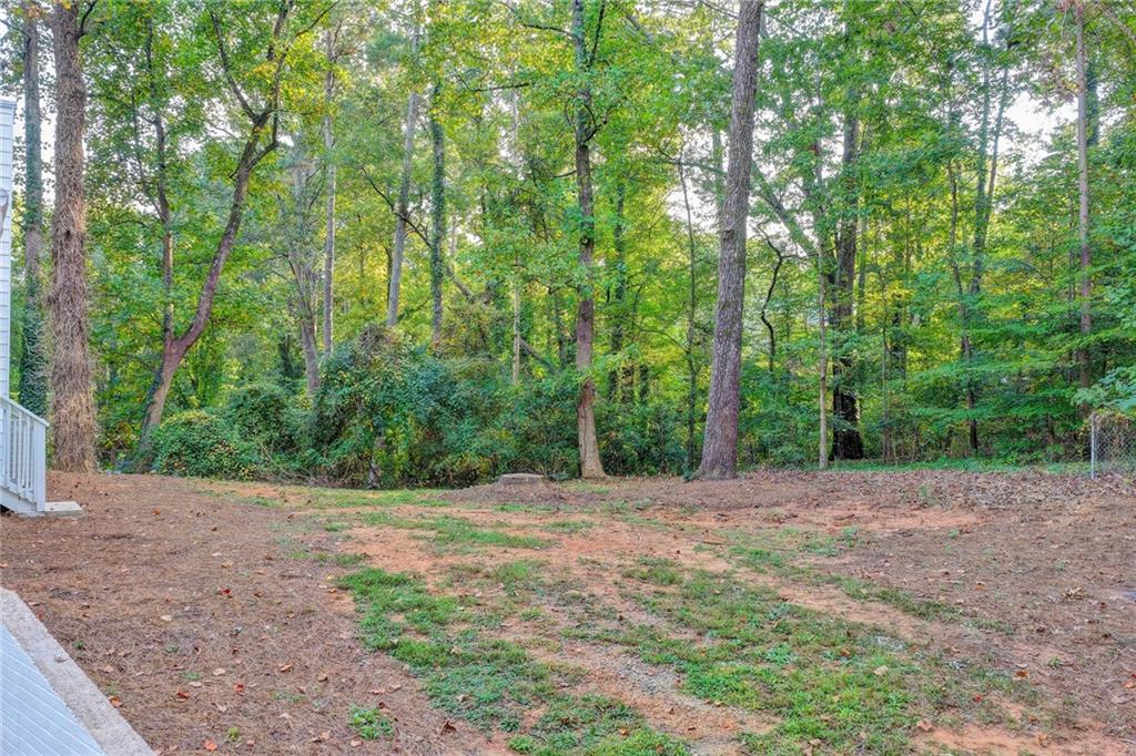 214 Vly Brk Dr Woodstock, GA 30188