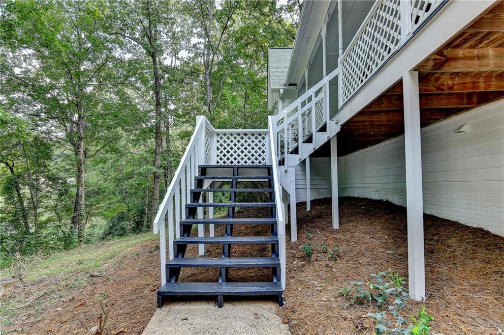 214 Vly Brk Dr Woodstock, GA 30188