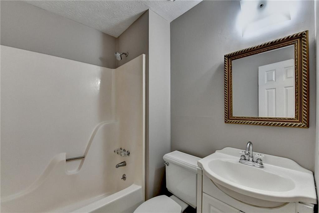 493 Tracy Ct Lawrenceville, GA 30046