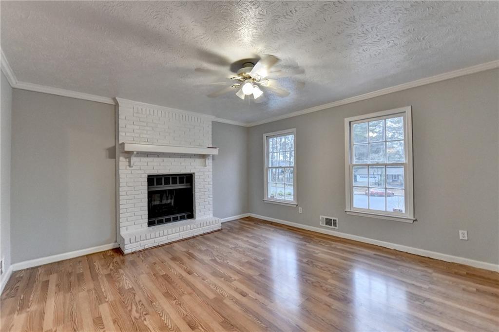 493 Tracy Ct Lawrenceville, GA 30046