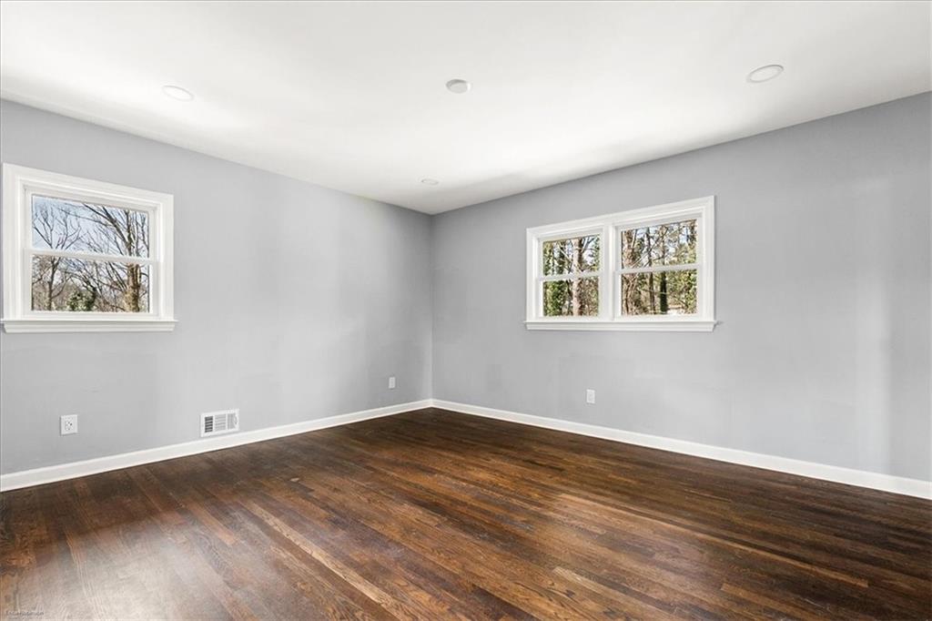 2763 Baker Rdg Dr Atlanta, GA 30318