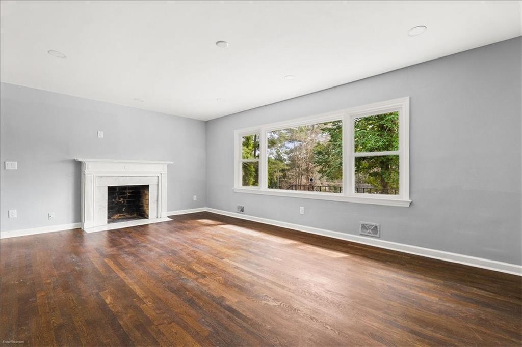 2763 Baker Rdg Dr Atlanta, GA 30318