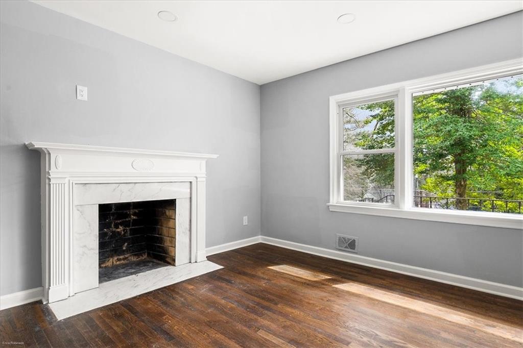 2763 Baker Rdg Dr Atlanta, GA 30318