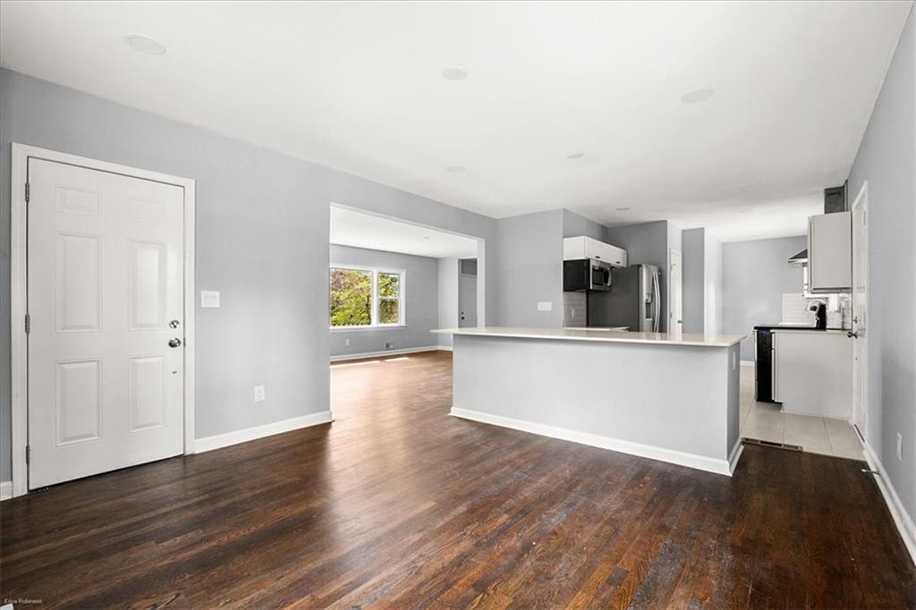 2763 Baker Rdg Dr Atlanta, GA 30318