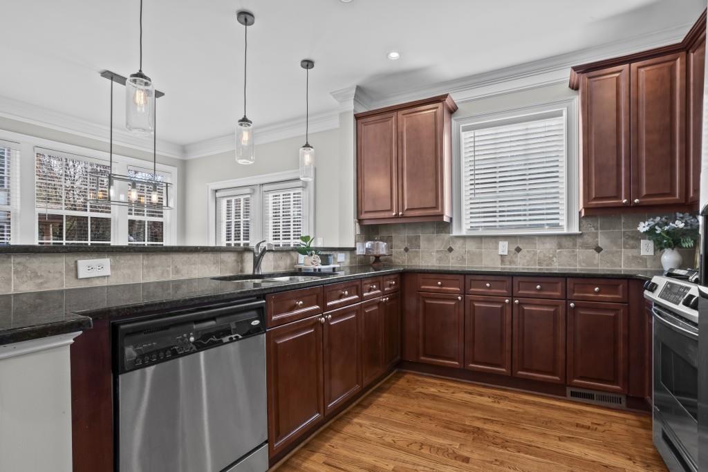 3724 Ashford Crk Ln Brookhaven, GA 30319