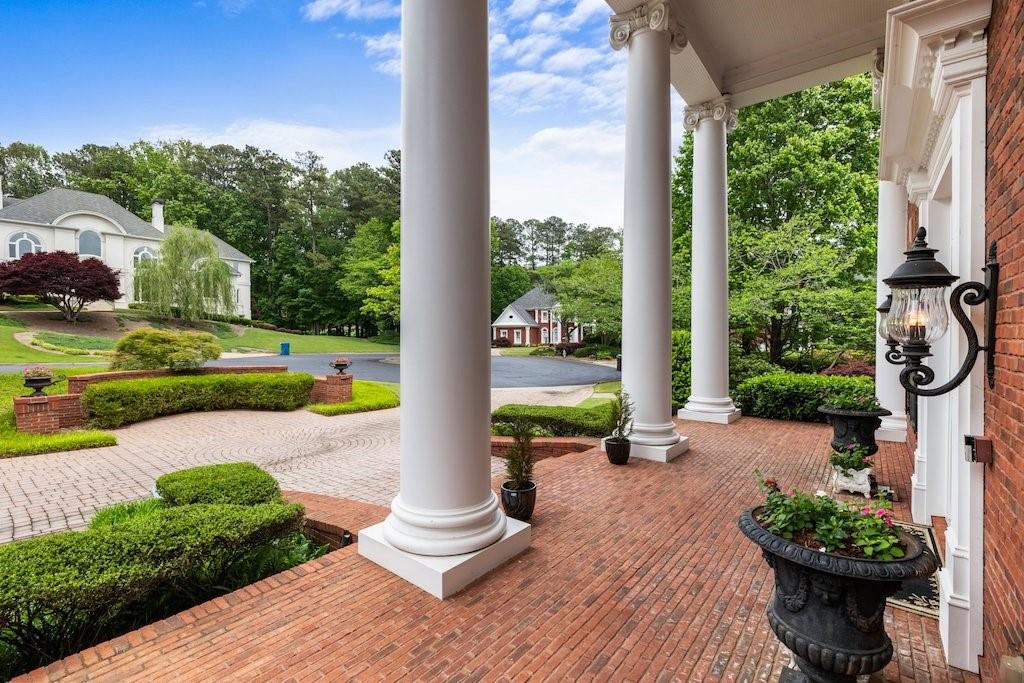 1075 Carnoustie Ln Alpharetta, GA 30005 1075 Carnoustie Ln Alpharetta, GA 30005
