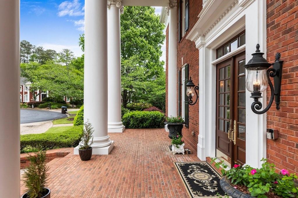 1075 Carnoustie Ln Alpharetta, GA 30005 1075 Carnoustie Ln Alpharetta, GA 30005