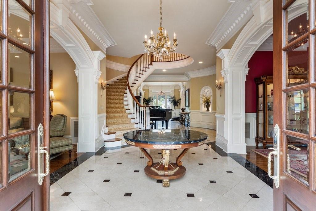 1075 Carnoustie Ln Alpharetta, GA 30005 1075 Carnoustie Ln Alpharetta, GA 30005
