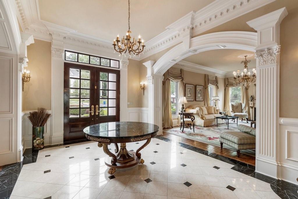 1075 Carnoustie Ln Alpharetta, GA 30005 1075 Carnoustie Ln Alpharetta, GA 30005