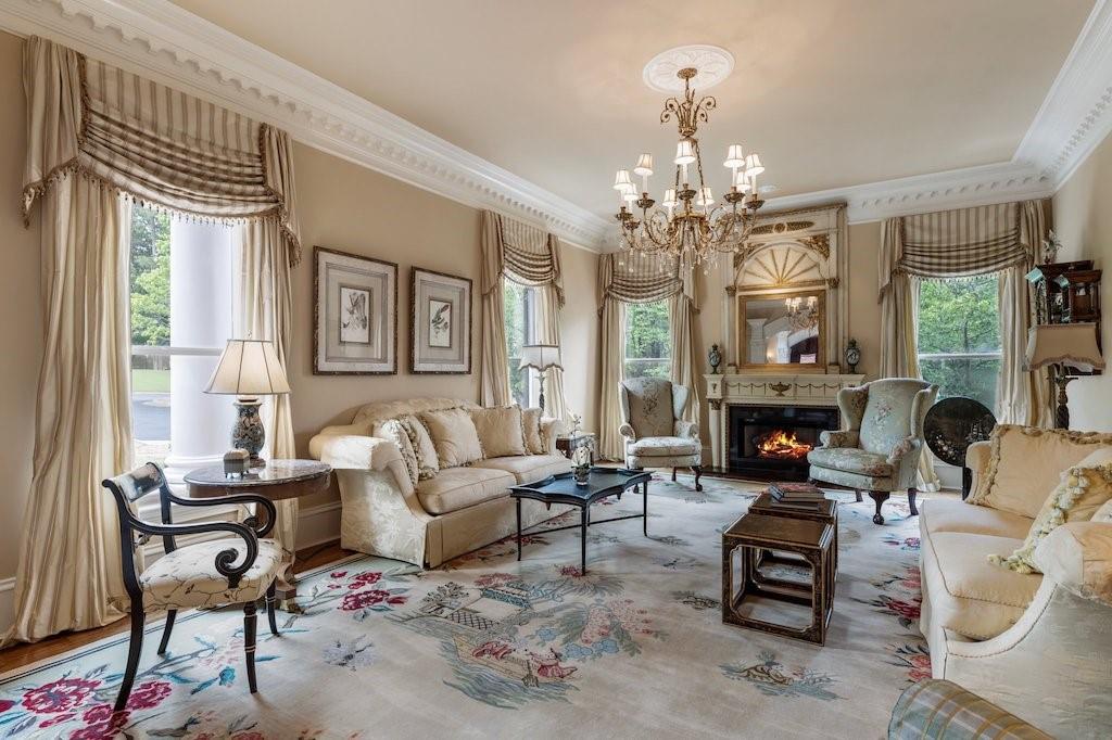 1075 Carnoustie Ln Alpharetta, GA 30005 1075 Carnoustie Ln Alpharetta, GA 30005