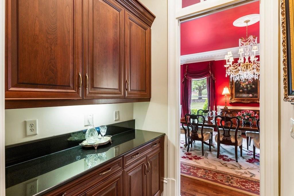1075 Carnoustie Ln Alpharetta, GA 30005 1075 Carnoustie Ln Alpharetta, GA 30005