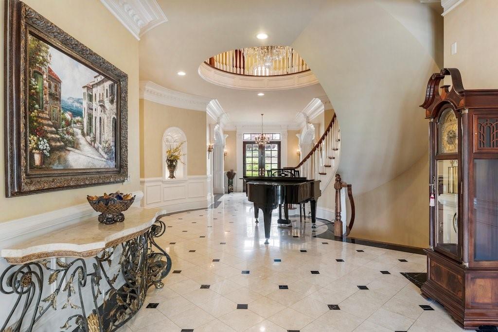 1075 Carnoustie Ln Alpharetta, GA 30005 1075 Carnoustie Ln Alpharetta, GA 30005
