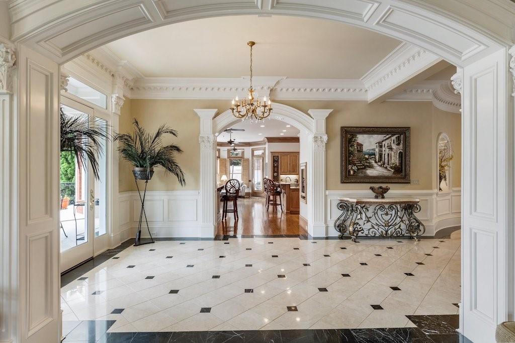 1075 Carnoustie Ln Alpharetta, GA 30005 1075 Carnoustie Ln Alpharetta, GA 30005