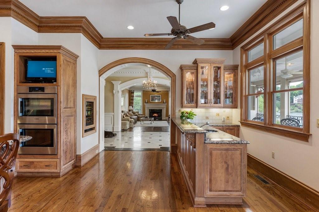 1075 Carnoustie Ln Alpharetta, GA 30005 1075 Carnoustie Ln Alpharetta, GA 30005