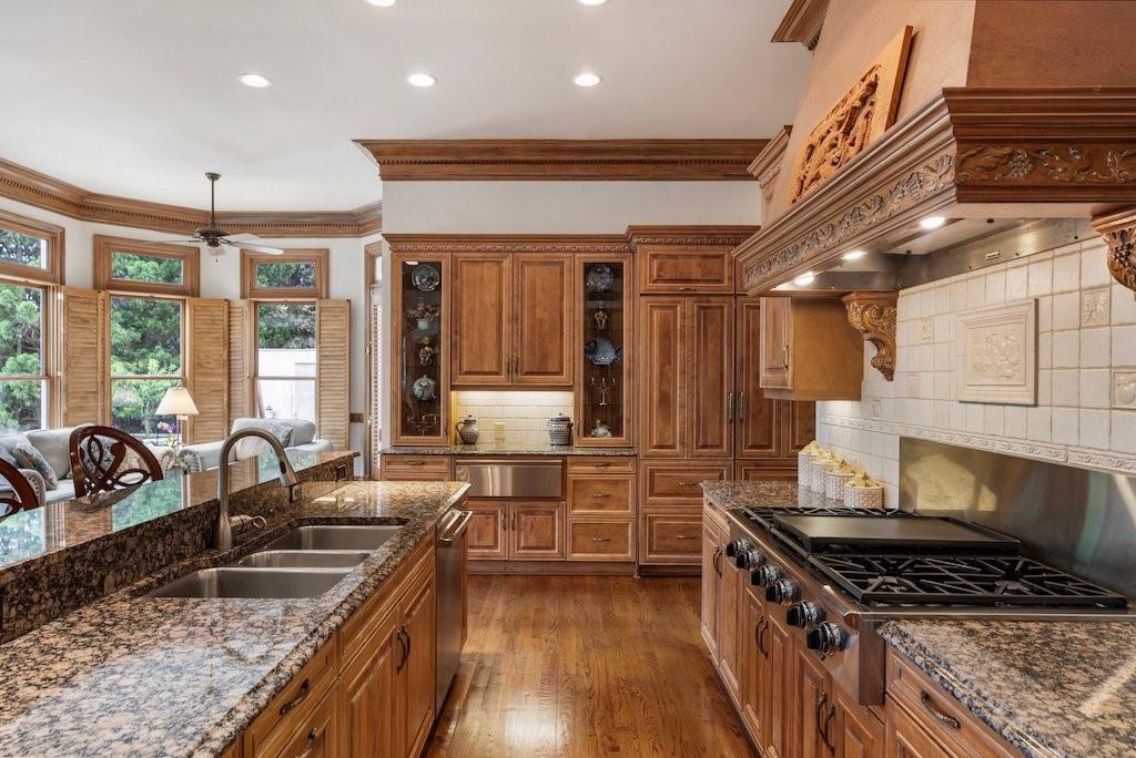1075 Carnoustie Ln Alpharetta, GA 30005 1075 Carnoustie Ln Alpharetta, GA 30005