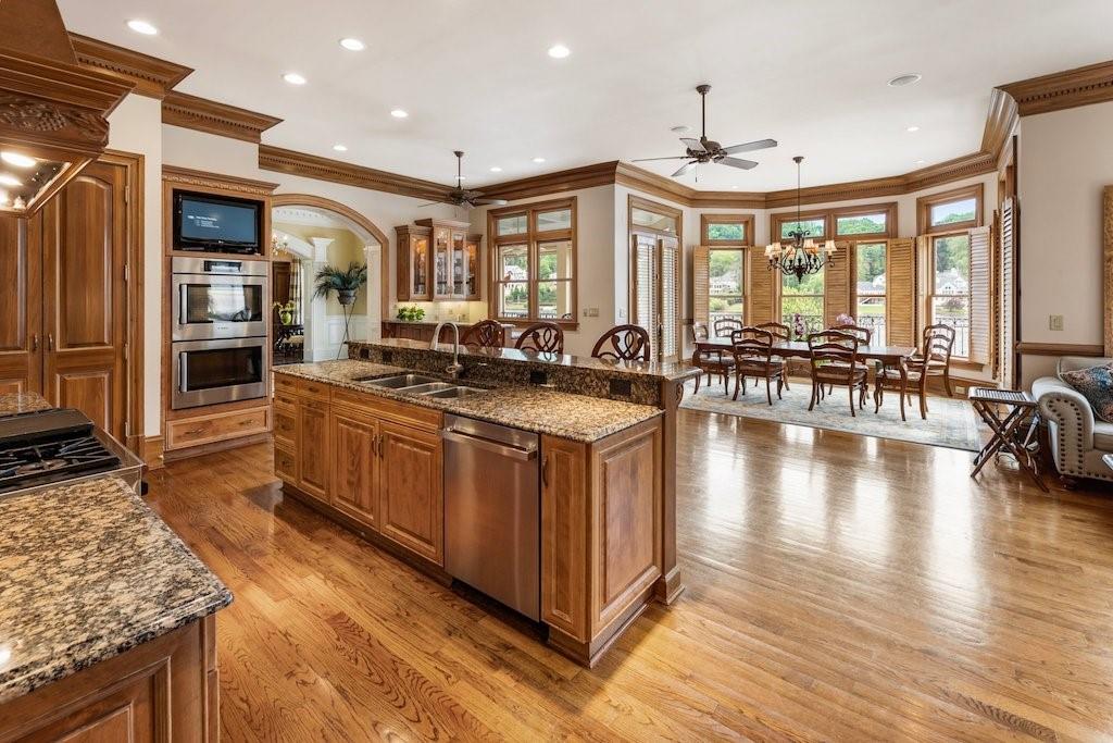 1075 Carnoustie Ln Alpharetta, GA 30005 1075 Carnoustie Ln Alpharetta, GA 30005