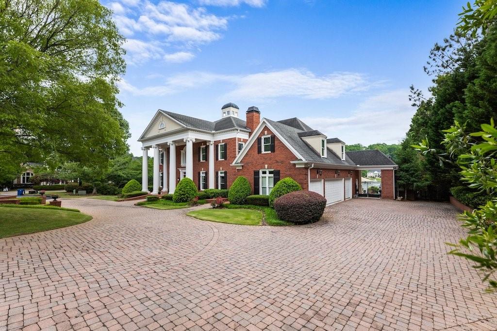 1075 Carnoustie Ln Alpharetta, GA 30005 1075 Carnoustie Ln Alpharetta, GA 30005