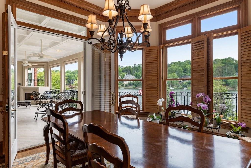 1075 Carnoustie Ln Alpharetta, GA 30005 1075 Carnoustie Ln Alpharetta, GA 30005