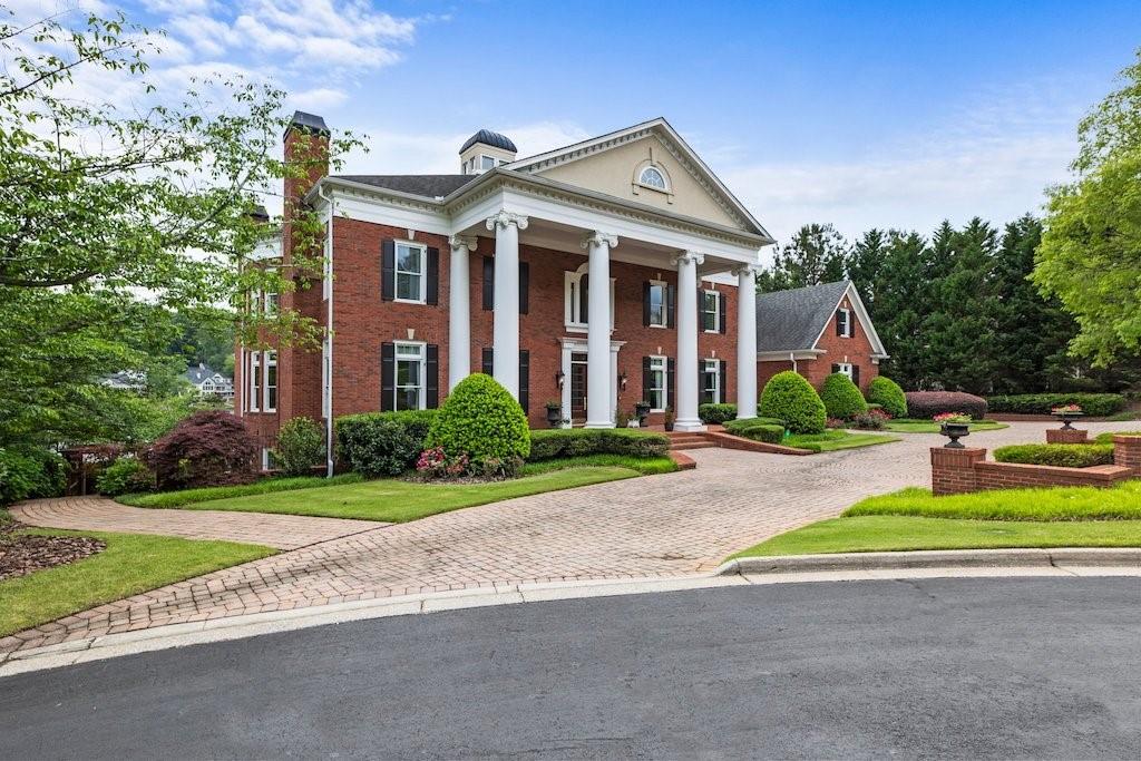 1075 Carnoustie Ln Alpharetta, GA 30005 1075 Carnoustie Ln Alpharetta, GA 30005