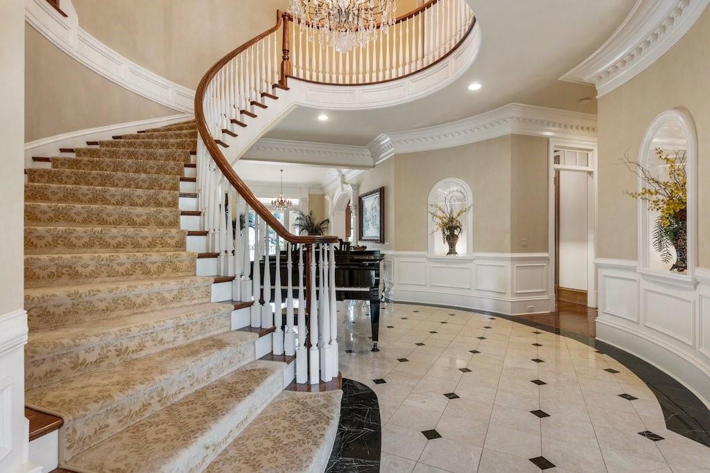 1075 Carnoustie Ln Alpharetta, GA 30005 1075 Carnoustie Ln Alpharetta, GA 30005