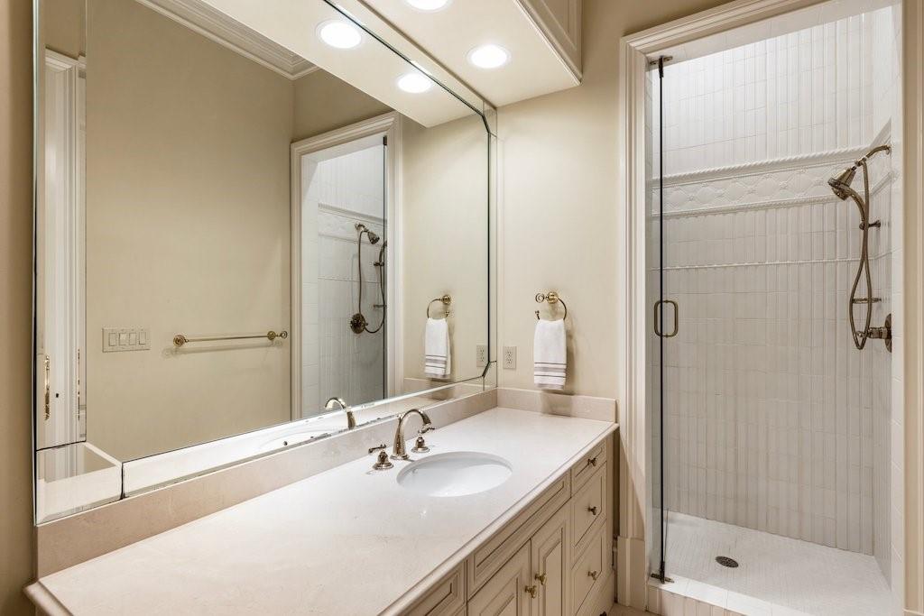 1075 Carnoustie Ln Alpharetta, GA 30005 1075 Carnoustie Ln Alpharetta, GA 30005