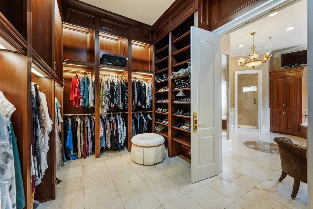 1075 Carnoustie Ln Alpharetta, GA 30005 1075 Carnoustie Ln Alpharetta, GA 30005