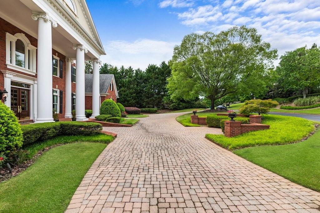 1075 Carnoustie Ln Alpharetta, GA 30005 1075 Carnoustie Ln Alpharetta, GA 30005