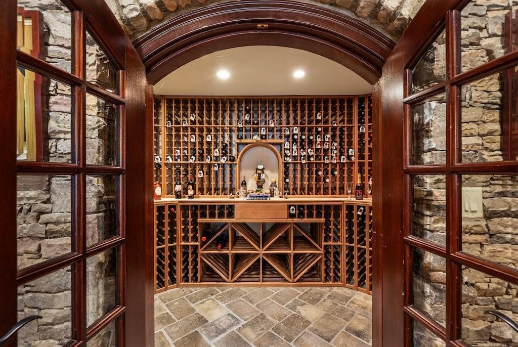 1075 Carnoustie Ln Alpharetta, GA 30005 1075 Carnoustie Ln Alpharetta, GA 30005