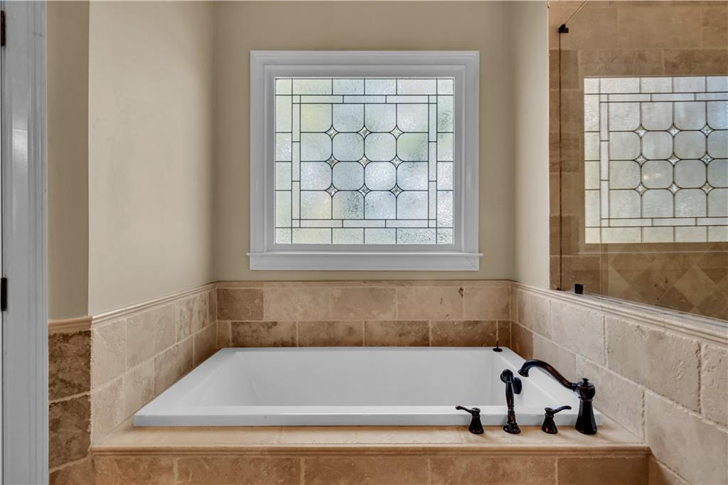 5640 Overlook Blf Johns Creek, GA 30097