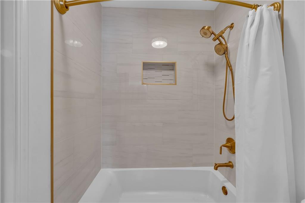 5640 Overlook Blf Johns Creek, GA 30097